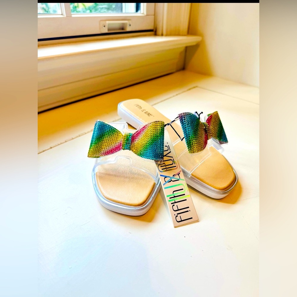 Women's Rhinestone Rainbow Bow Sandals Shoes Size 6 NWT